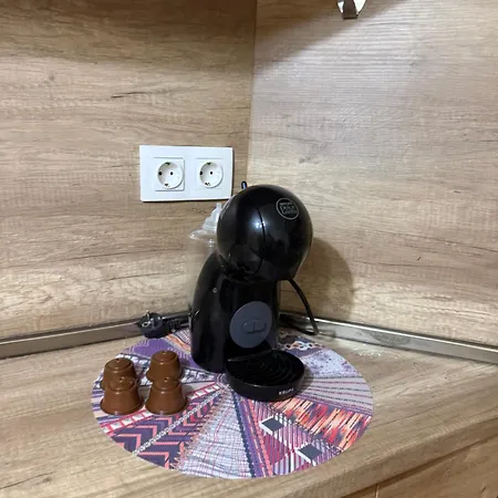 студио-джени בורגאס